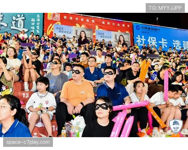 西甲基金会举办慈善赛,众多传奇球星亮相为儿童医院筹款 西甲基金会举办慈善赛,众多传奇球星亮相为儿童医院筹款